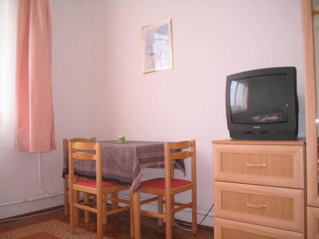 Burg Eger Otel Oda fotoğraf